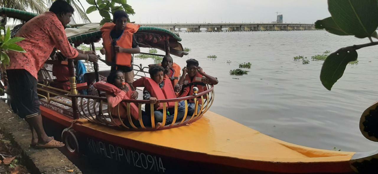 Cheenavala Fishing Homestay Kochi Bagian luar foto